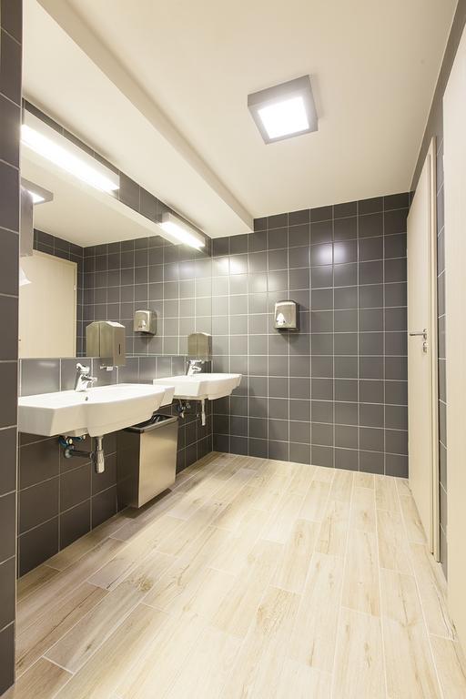 Hotel Inwest Osrodek Szkoleniowo-Wypoczynkowy Smardzewice Esterno foto