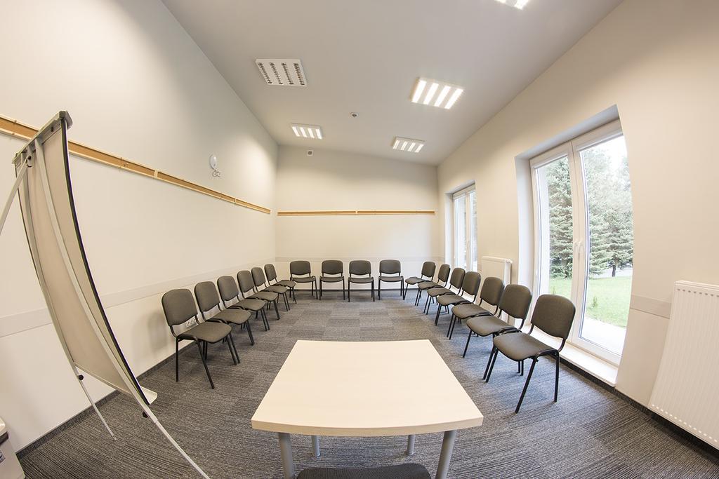 Hotel Inwest Osrodek Szkoleniowo-Wypoczynkowy Smardzewice Esterno foto