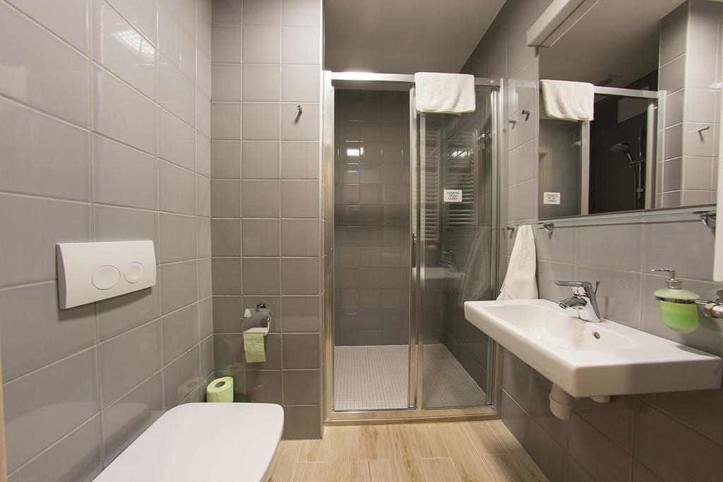 Hotel Inwest Osrodek Szkoleniowo-Wypoczynkowy Smardzewice Esterno foto