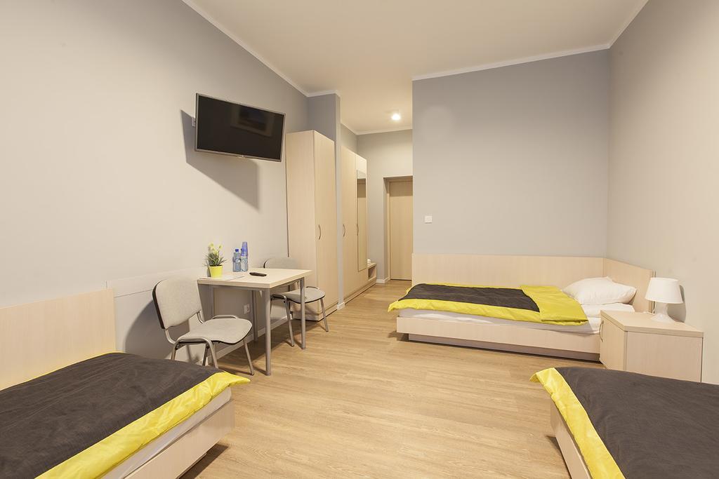 Hotel Inwest Osrodek Szkoleniowo-Wypoczynkowy Smardzewice Esterno foto